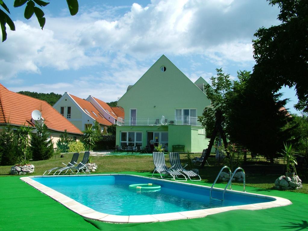 Zoldhaz Bio Panzio Hotel Gyenesdiás Exterior foto